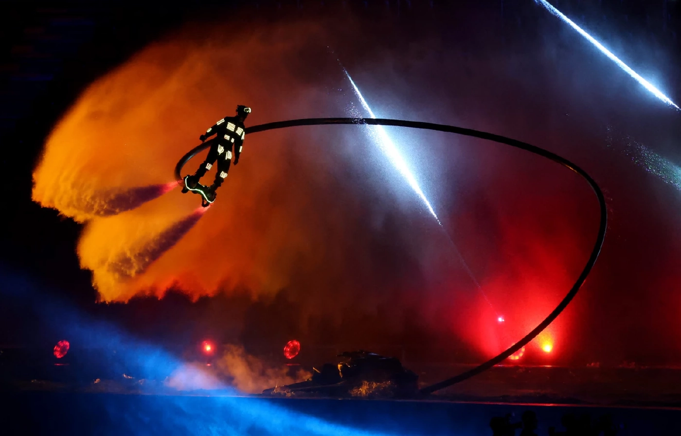 ประมวลภาพ พิธีเปิด "ซีเกมส์ ครั้งที่ 33" สู่มาตรฐานโลก "พระราชินี" นำทัพนักกีฬาไทย