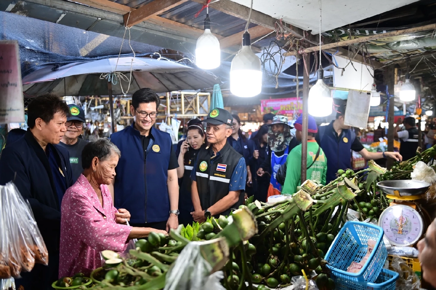 พาณิชย์เกาะติดราคาสินค้า พร้อมเยียวยาผลกระทบชายแดนไทย - กัมพูชา