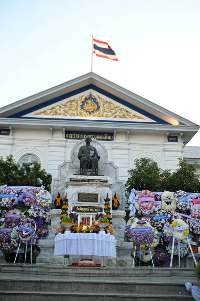 "อนุทิน" วางพวงมาลาถวายสักการะ เนื่องในวันดำรงราชานุภาพ