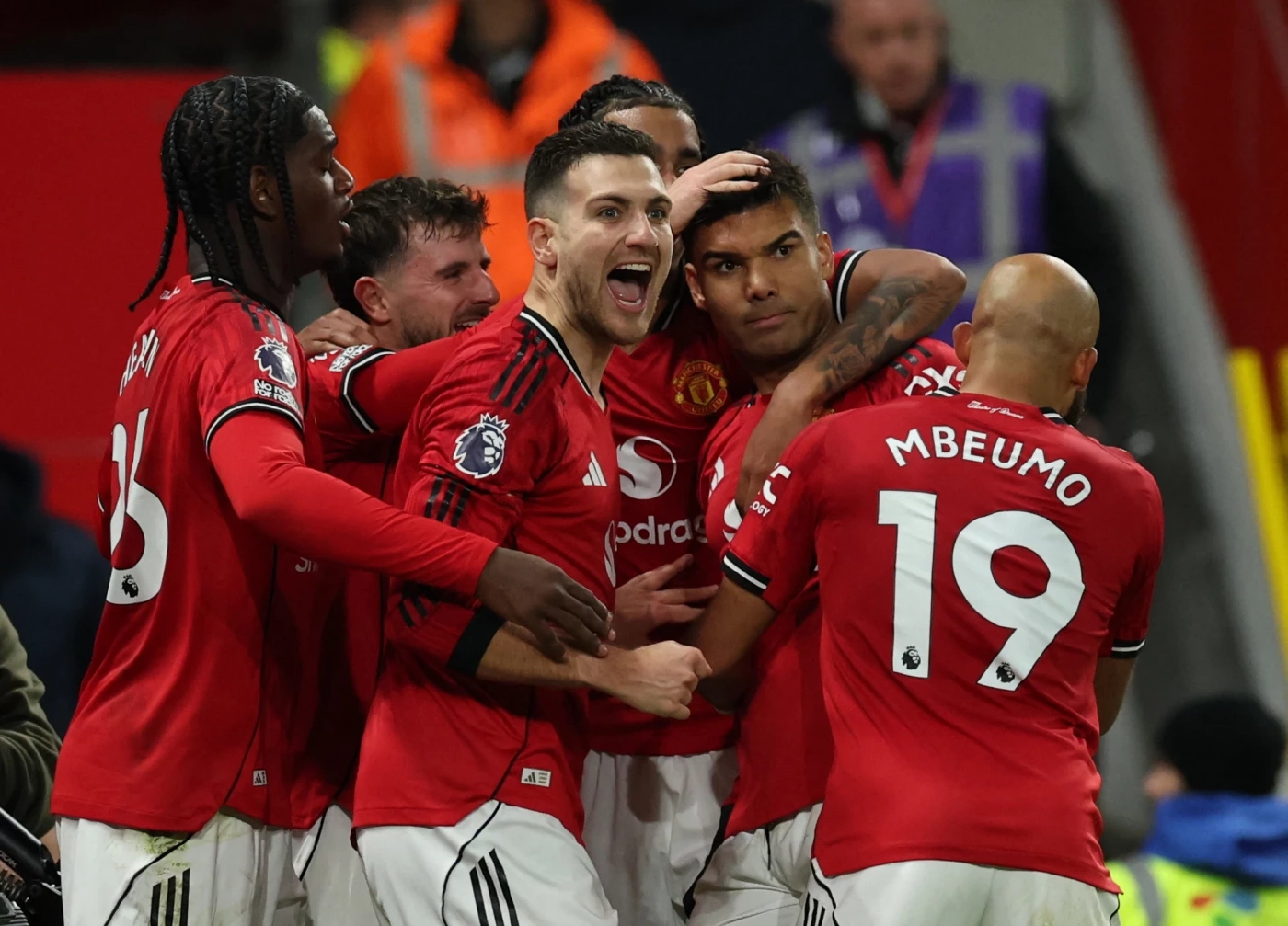 พรีวิววิลล่าฟัดแมนยู เช็กความพร้อมตัวหลัก-คาดการณ์ 11 ตัวจริง