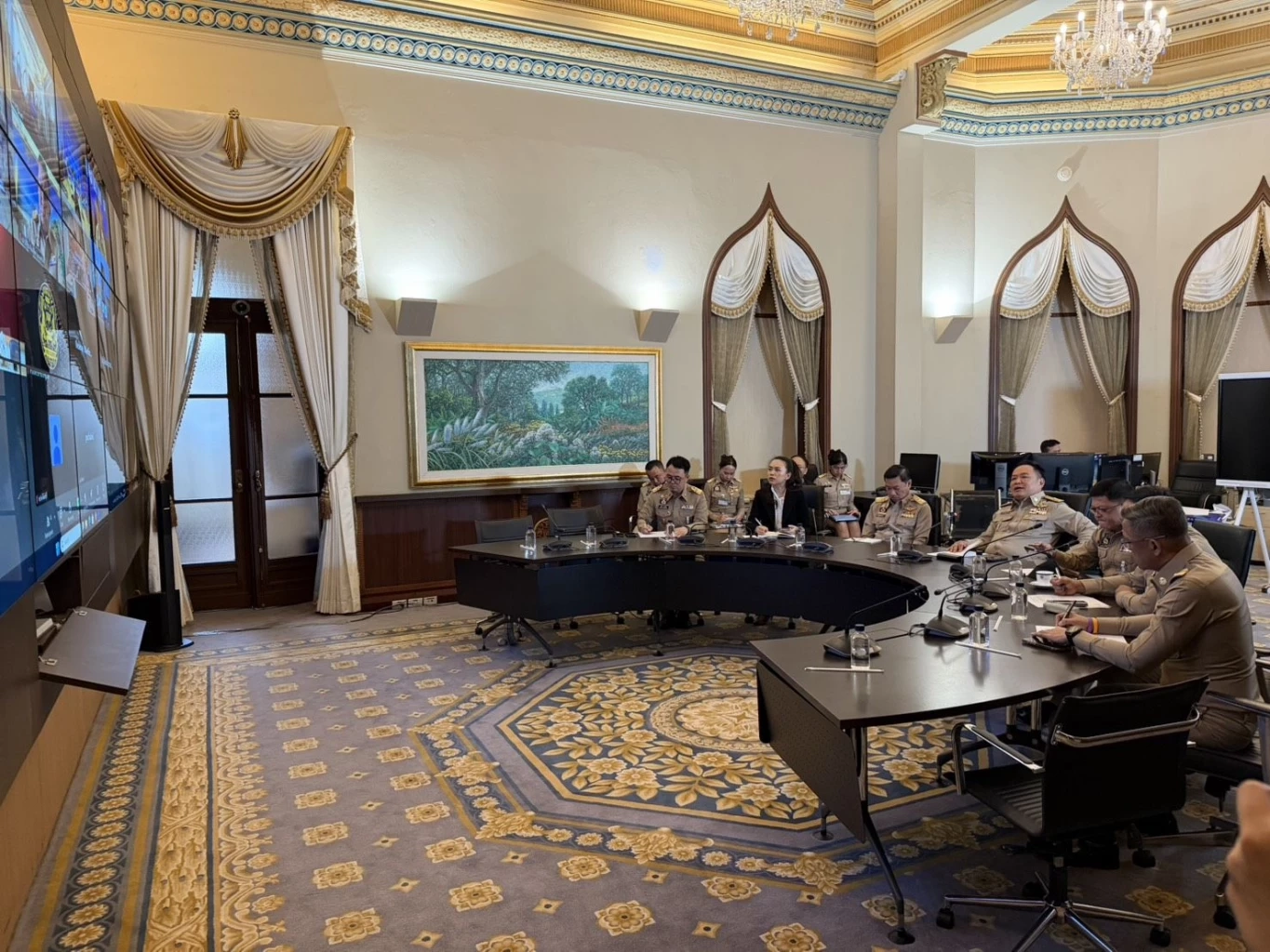 นายกฯ ประชุม 7 ผู้ว่าฯ ชายแดนกัมพูชา สั่งใช้งบดูแล ปชช.เต็มที่