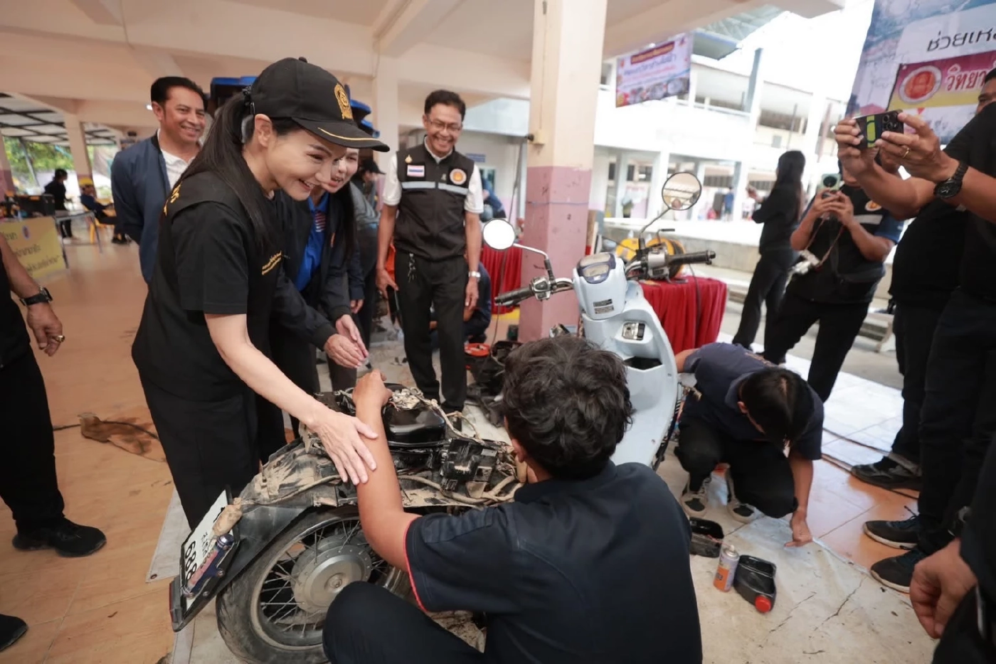 ซ่อมได้! "นฤมล" โชว์ผลงาน "Fix It Center" นำ นศ.อาชีวะ ลุยหาดใหญ่ ฟื้นยานพาหนะ อุปกรณ์ไฟฟ้า