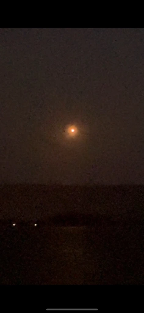 เรือหลวงเทพา ลั่นปืนใหญ่สนับสนุนภาคพื้นดิน บ้านหนองรี ฐานที่มั่นกัมพูชาได้แล้ว 80%