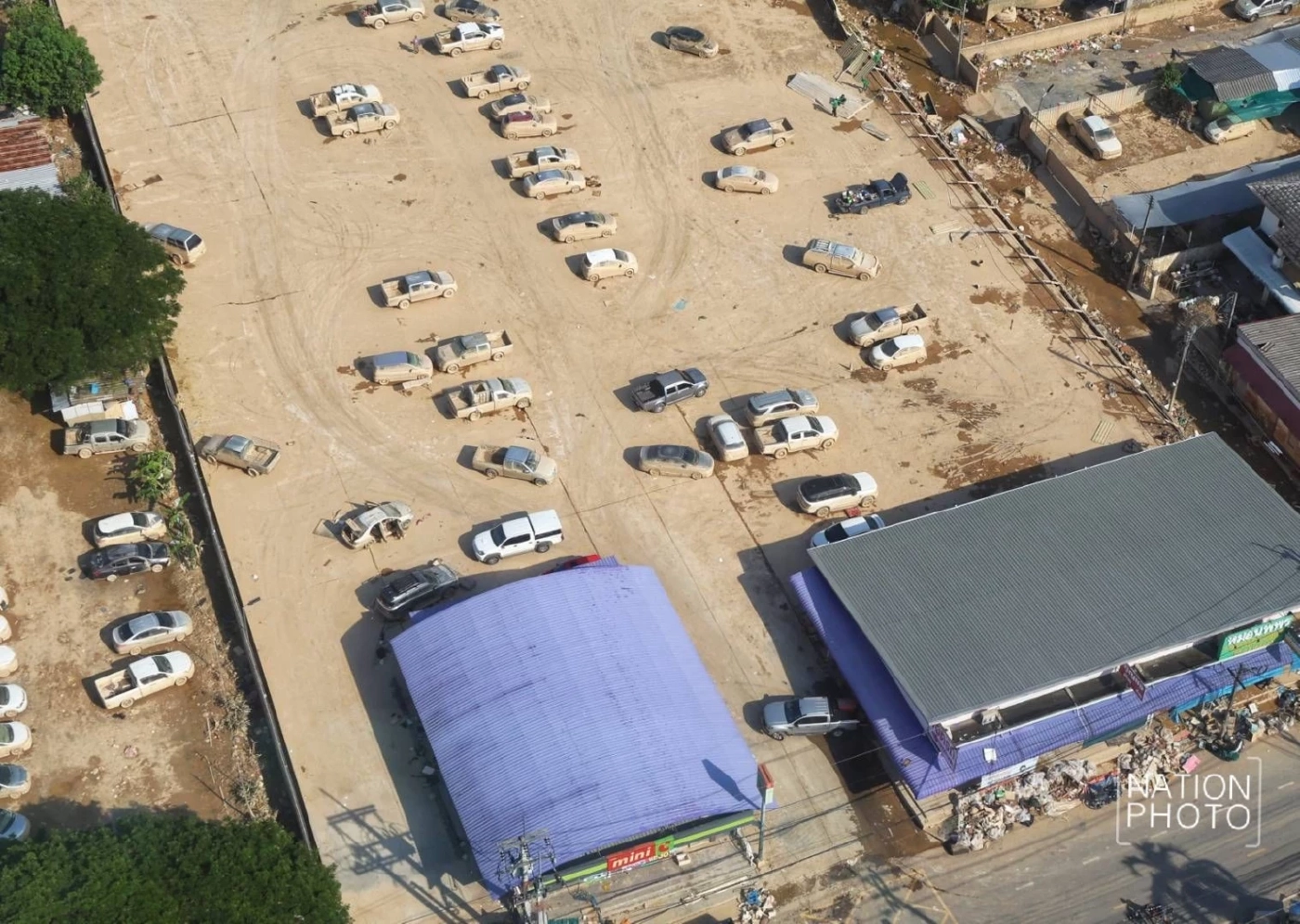 ชาวหาดใหญ่ทยอยกลับบ้านแล้ว 80% สำรวจพบรถยนต์จมน้ำ 8,000 คัน