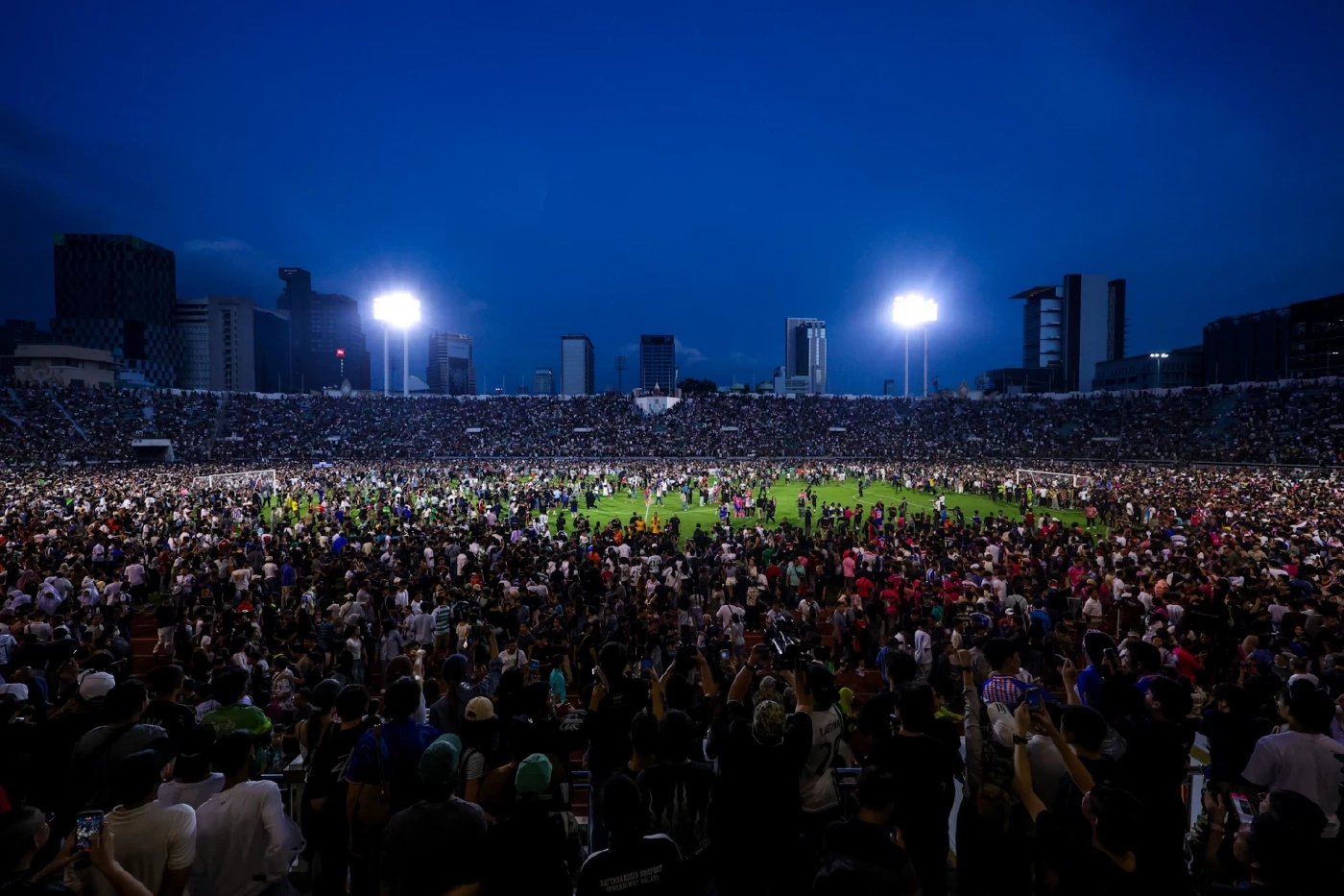 หมอนทองฟีเวอร์: เมื่อฟุตบอลนักเรียนเขย่าระบบ มากกว่าคำว่า “ม้ามืด”