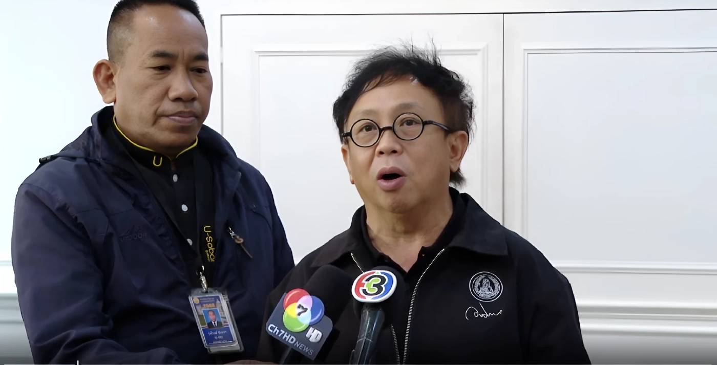 นายสาทิตย์ วงษ์หนองเตย รองหัวหน้าพรรค ปชป.