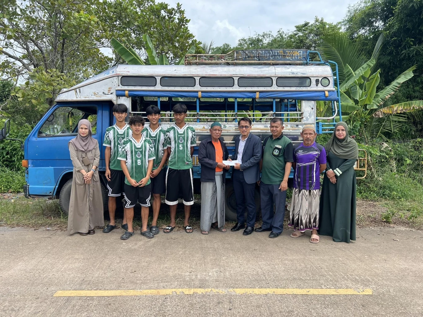 หมอนทองฟีเวอร์: เมื่อฟุตบอลนักเรียนเขย่าระบบ มากกว่าคำว่า “ม้ามืด”