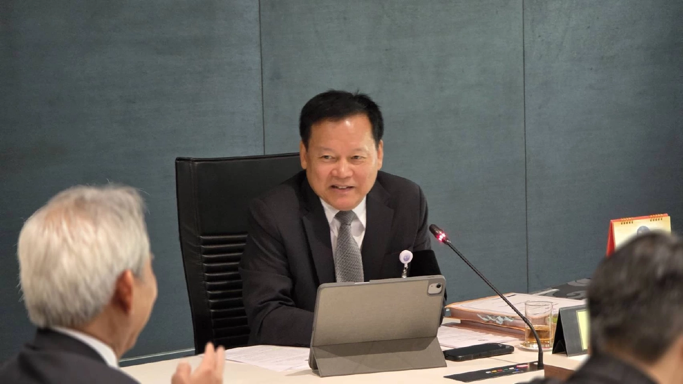 นพดล อินนา