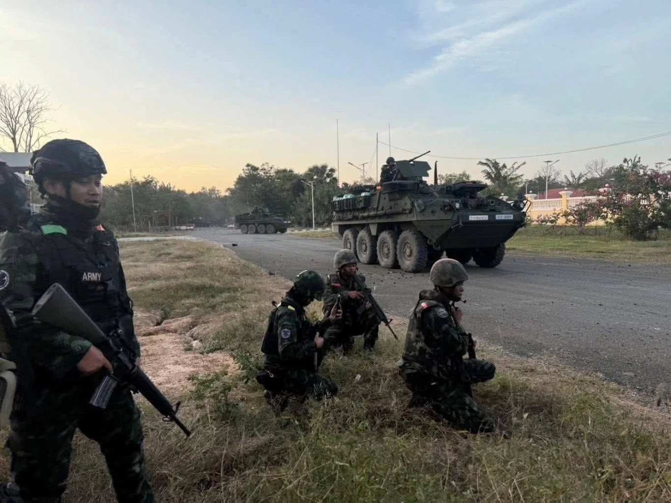 เปิดคลิป! ยึดพื้นที่บ้านคลองแผง อ.ตาพระยา จ.สระแก้ว พร้อมวาง "รั้วลวดหนาม"