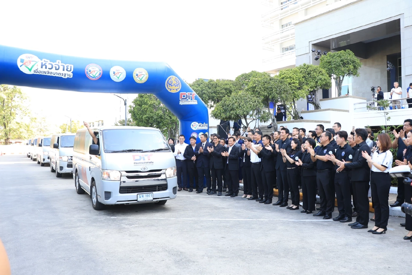 SUSCO ร่วมพิธีปล่อยขบวนรถสายตรวจเฉพาะกิจ และประชาสัมพันธ์สัญลักษณ์ป้ายโครงการหัวจ่ายเชื้อเพลิงมาตรฐาน