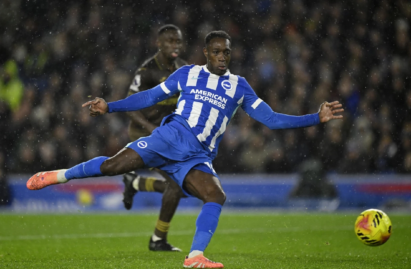 ประเด็นน่าจับตาพรีเมียร์ลีกสัปดาห์นี้ ลุ้นดาวรุ่งหงส์ผงาด-ผีแดงปะทะวิลล่า