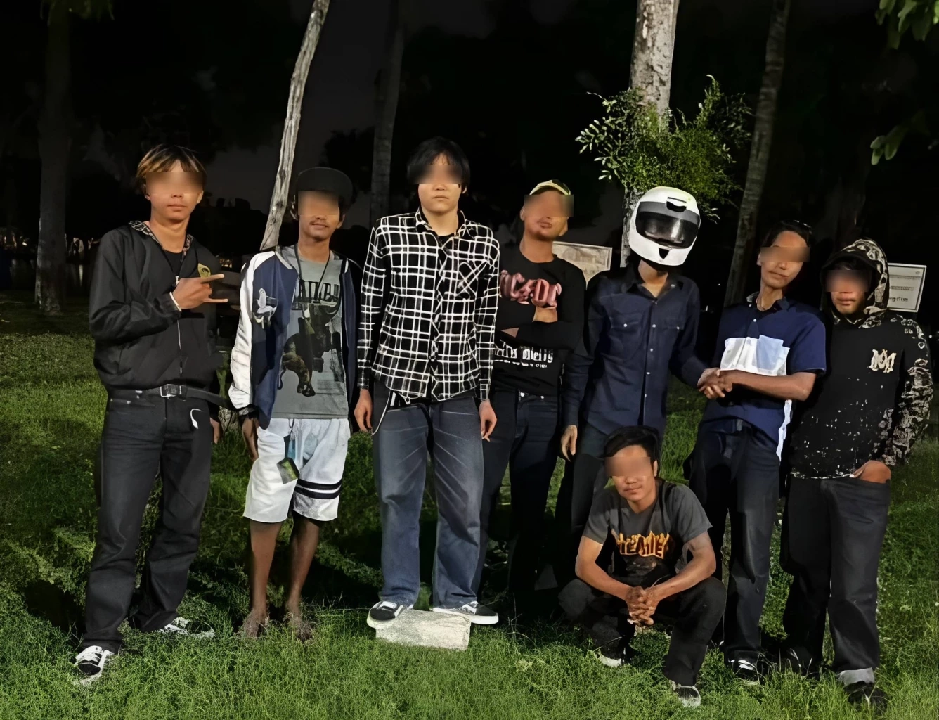 ไล่ล่า "แก๊งโจ๋กัมพูชา" ปาบึ้ม-พกอาวุธ ซ่าป่วนชลบุรี โดนรวบแล้ว 3 เหลืออีก 7 ราย (มีคลิป)