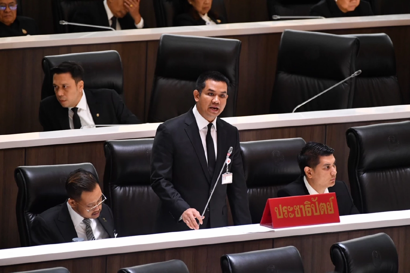 "ชัยชนะ - พรรคประชาธิปัตย์" ยืนยัน 3 เงื่อนไขแก้รัฐธรรมนูญ