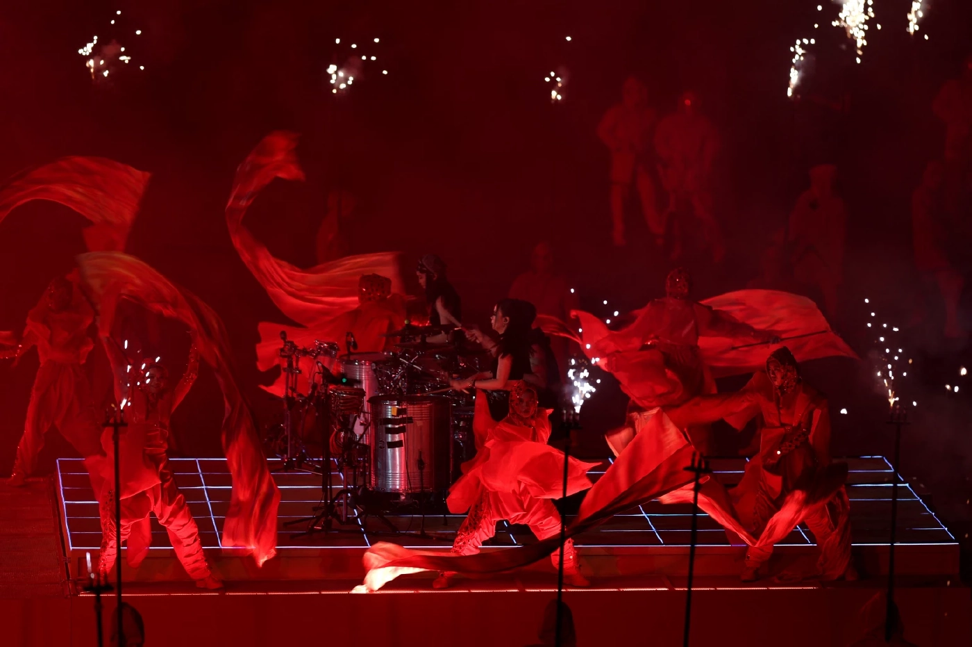 ประมวลภาพ พิธีเปิด "ซีเกมส์ ครั้งที่ 33" สู่มาตรฐานโลก "พระราชินี" นำทัพนักกีฬาไทย