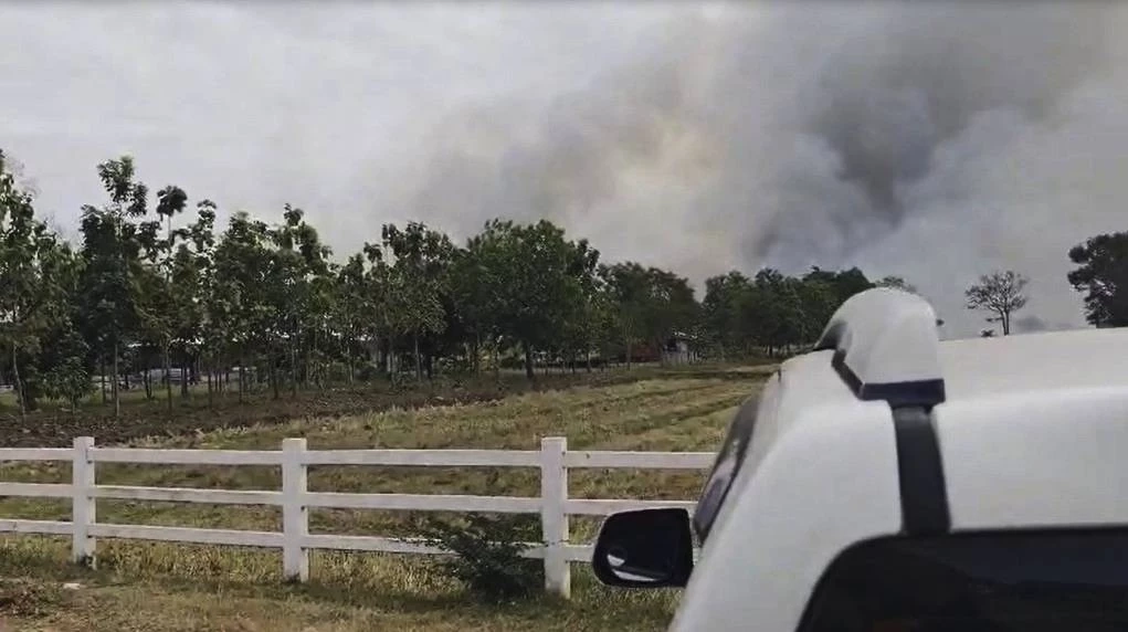 เปิดคลิป! "กัมพูชา" ยิงมั่ว รัวจรวด BM-21 กว่า 20 นัด ลงไร่นาของประชาชน