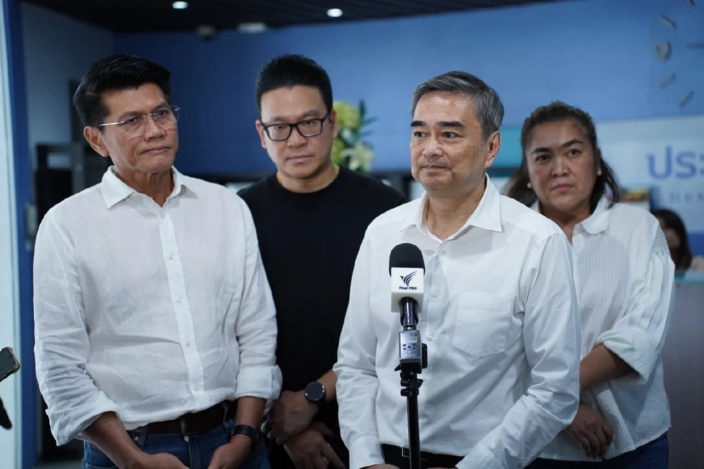 "อภิสิทธิ์" ลั่น พร้อมลงสนาม "เลือกตั้ง" เสียดายรัฐบาลชิง "ยุบสภา"