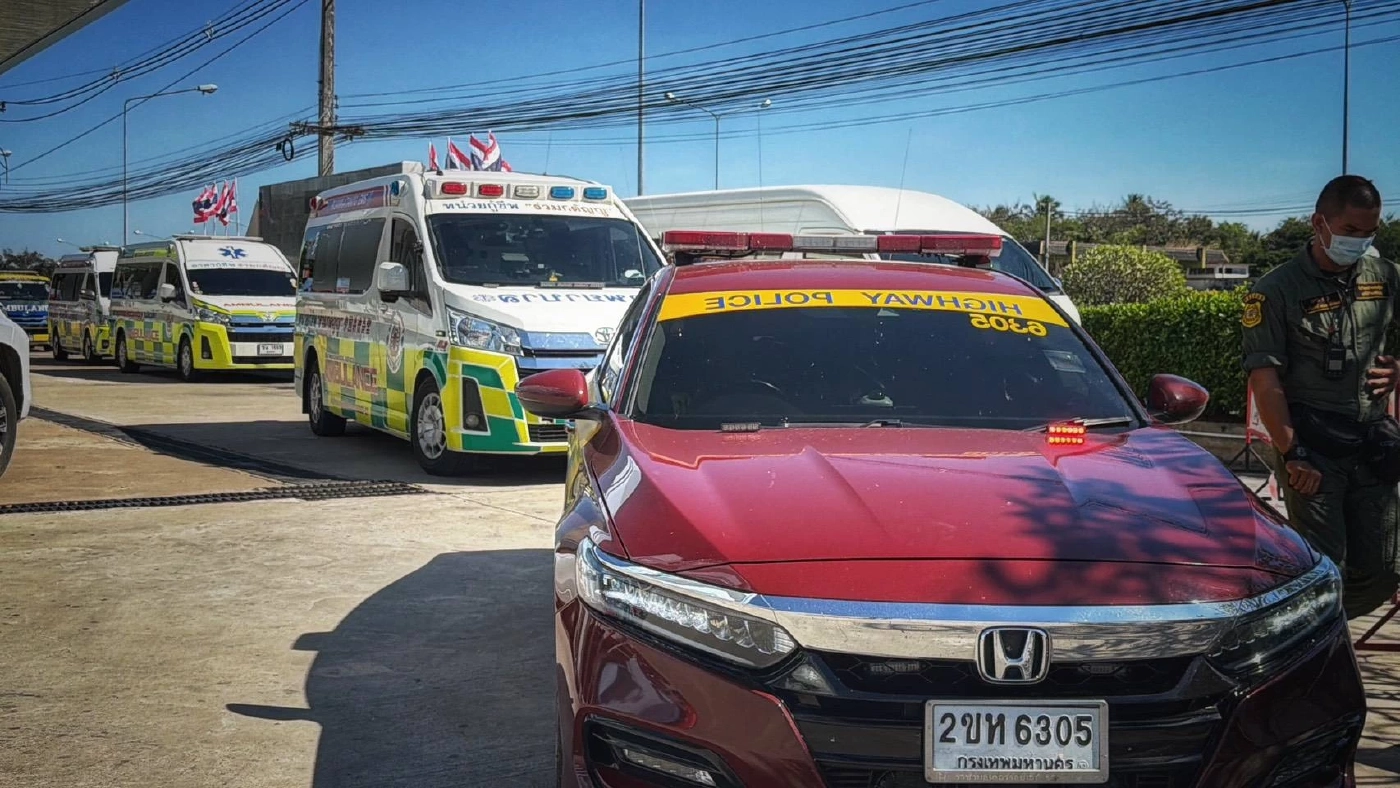 "ร่วมกตัญญู" ลำเลียง เคลื่อนย้าย 6 นักรบแนวหน้าไทย บาดเจ็บ จากการปะทะ ชายแดน สุรินทร์ ส่ง รพ.