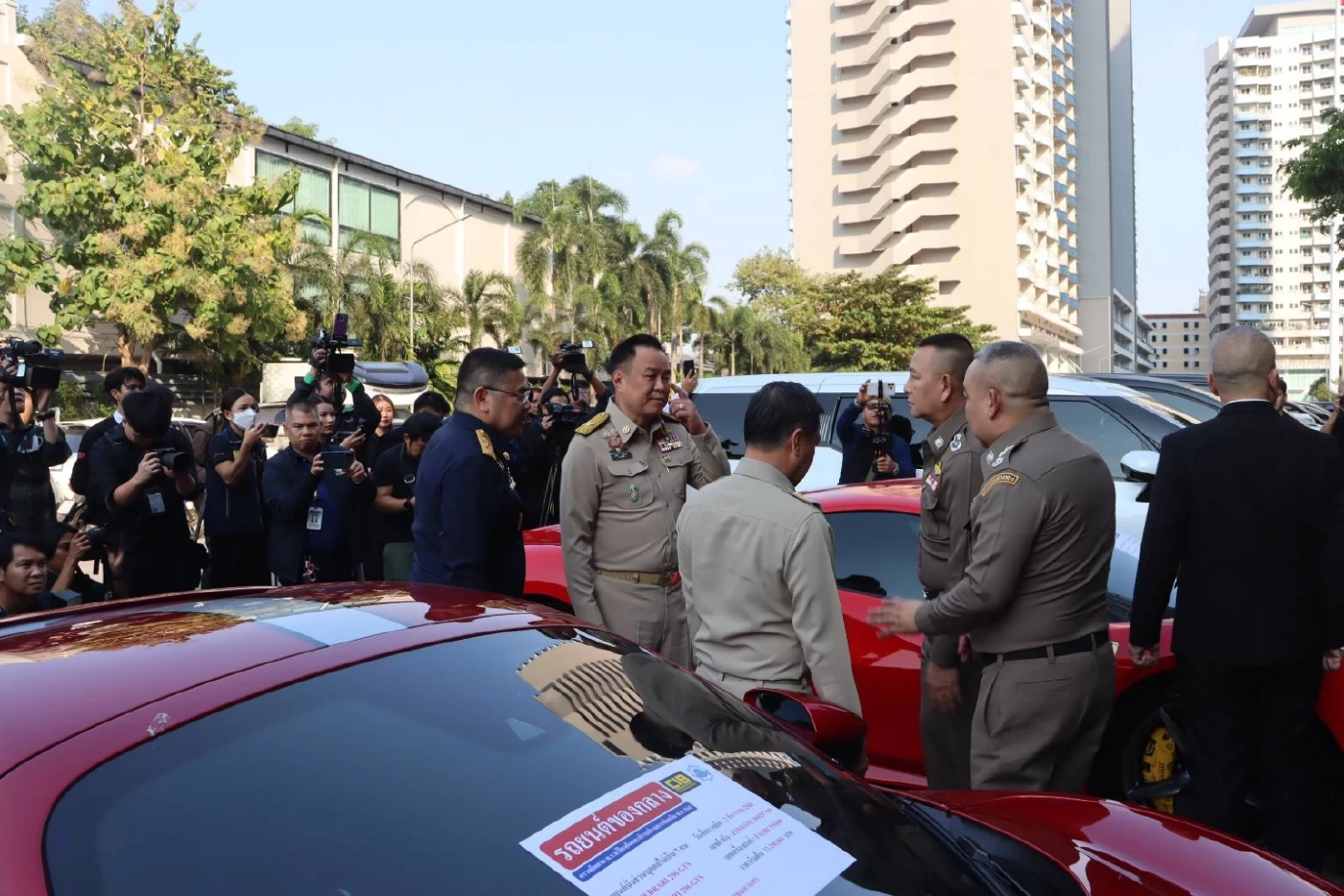 "นายกฯ" นำแถลงยึดทรัพย์ "หมื่นล้าน" เครือข่าย "เฉิน จื้อ - ก๊ก อาน - ยิม เลียก"