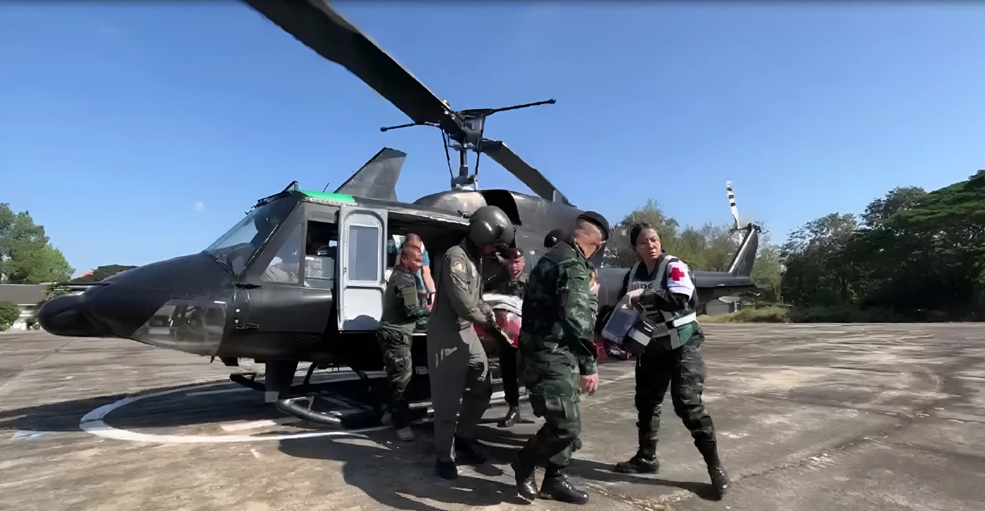 เปิดคลิป! เฮลิคอปเตอร์นำทหารกล้าบาดเจ็บ จากช่องบกถึง รพ.ค่ายสรรพสิทธิประสงค์แล้ว 2 นาย