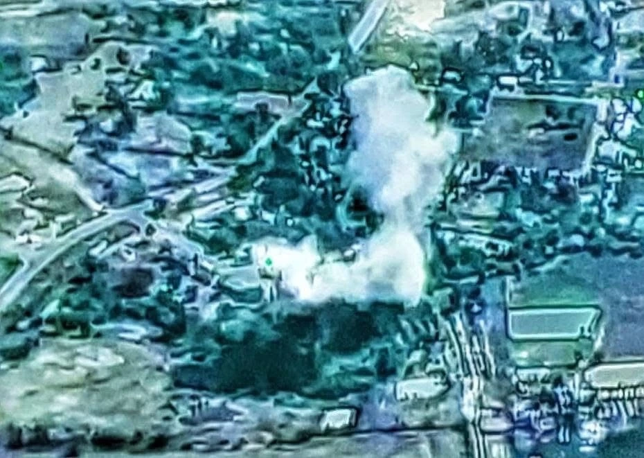 F16 ถล่มคลังเก็บจรวด BM-21 เมืองสำโรง จ.อุดรมีชัย 