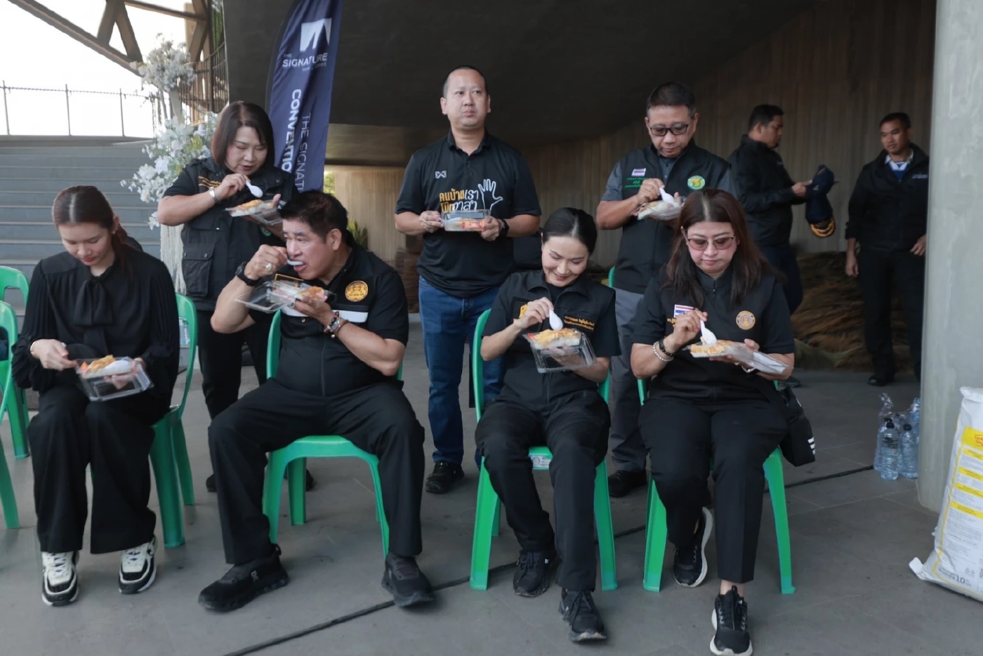 “นฤมล” นำ ศธ.ลุยสำรวจ รร.หาดใหญ่ ส่งทีมอาชีวะ Fix It ซ่อมไฟบ้าน ปชช.