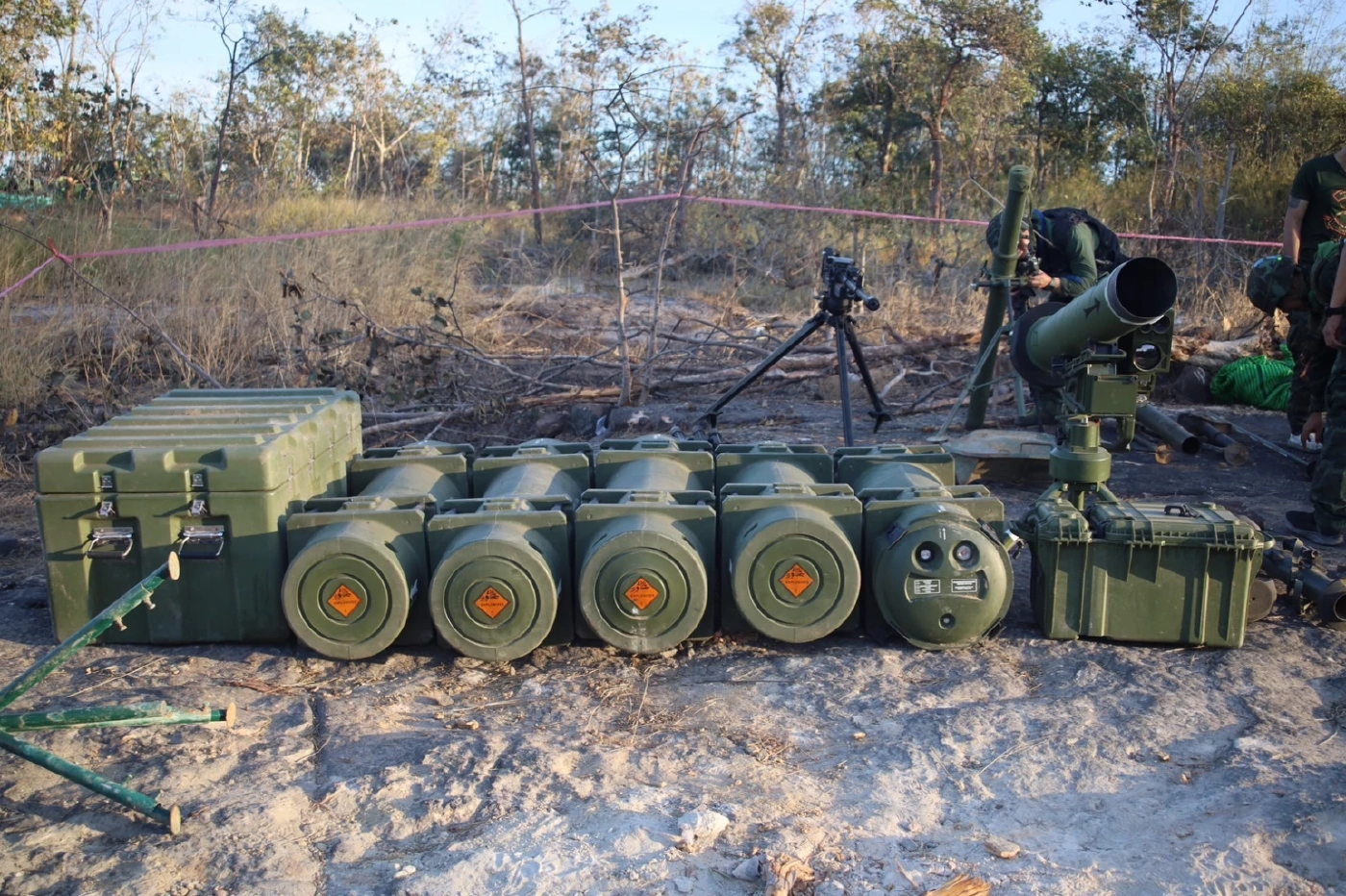 พบอื้อ! เนิน 500 ทัพไทยยึด คลังแสงอาวุธ "ทหารกัมพูชา" ได้เพียบ