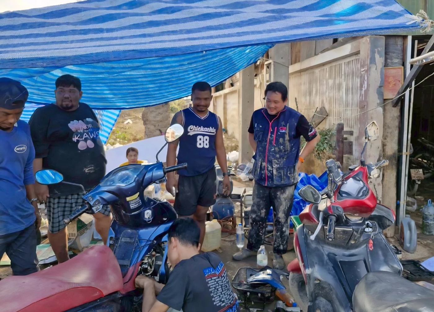 ออมสิน เร่งปฏิบัติการฟื้นฟูหาดใหญ่ 'เก็บกวาด - เช็ดล้าง - ซ่อมแซม'