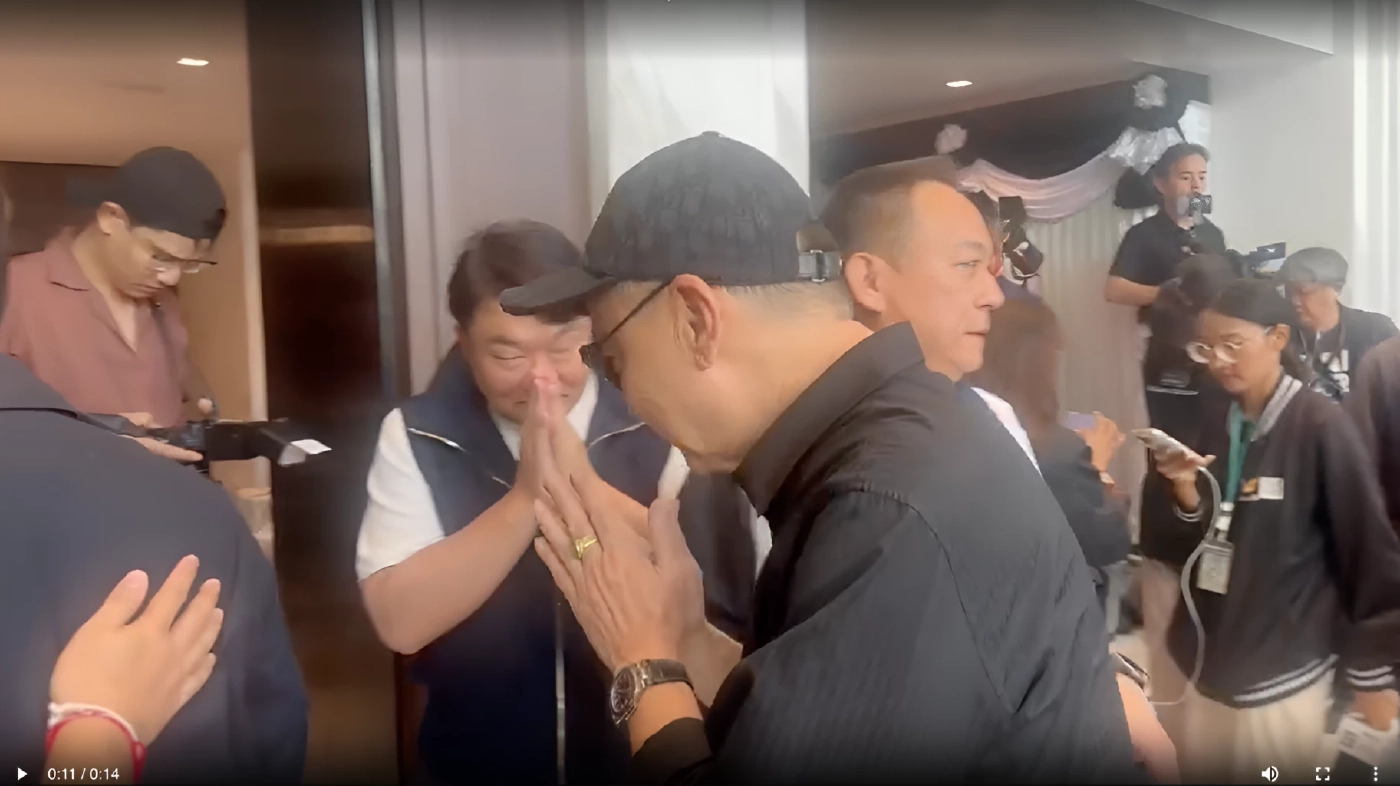 นายกเบี้ยว พ่อน้องลูกพีช ควงลูกชาย ย้ายซบ ภท. พร้อมเด็ก พท.พรึ่บ