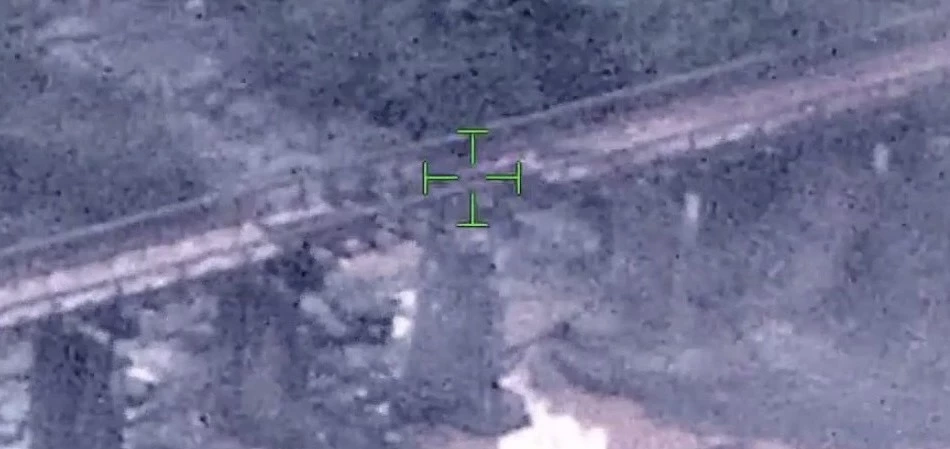 เปิดภาพ "สะพานจัยจุมเนี้ยะ-บ่อนคาสิโน” หลังถูก F-16 ทิ้งไข่ทำลาย