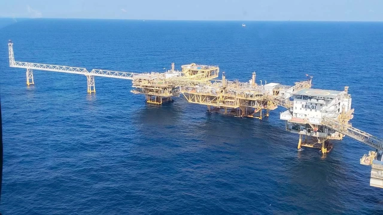 “กัมพูชา” เหิม ส่งโดรนก่อกวนแท่นขุดเจาะน้ำมันไทยกลางทะเล