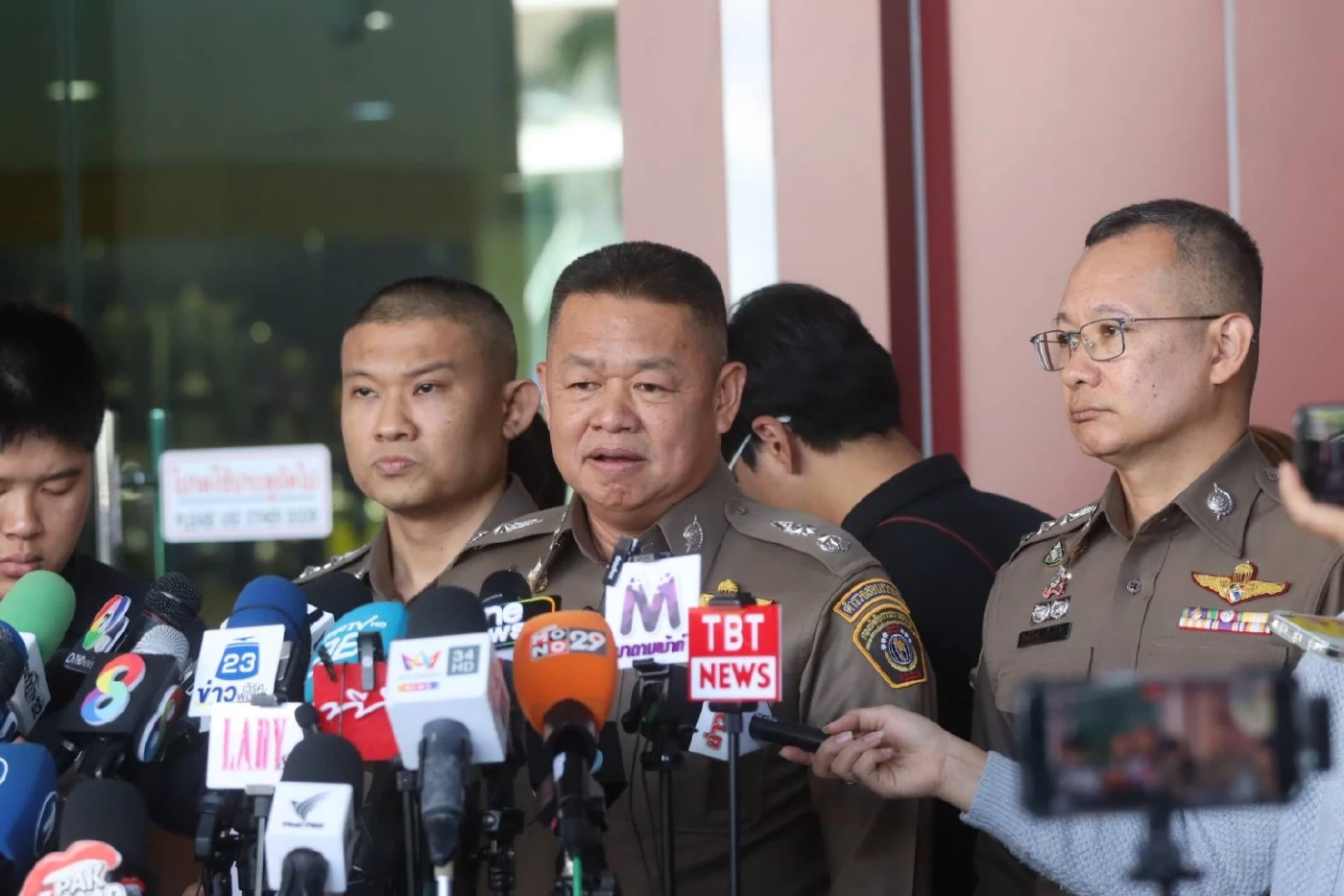 "ผู้การ ปอศ." ชี้ เพื่อน-คนใกล้ชิด 17 คน แจ้งความเอาผิด "นานา ไรบีนา" เสียหายร่วม 195 ล้านบาท