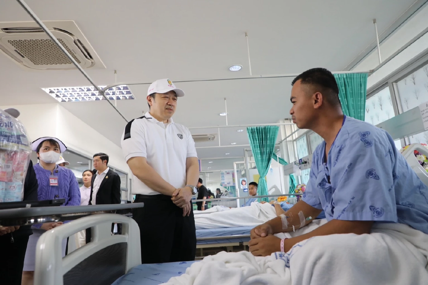 ซีอีโอศุภชัยนำทีมซีพีอาสาลงพื้นที่อุบลฯ มอบอุปกรณ์แพทย์ 10 ล้านบาท