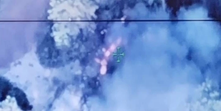 เรือหลวงเทพา ลั่นปืนใหญ่สนับสนุนภาคพื้นดิน บ้านหนองรี ฐานที่มั่นกัมพูชาได้แล้ว 80%