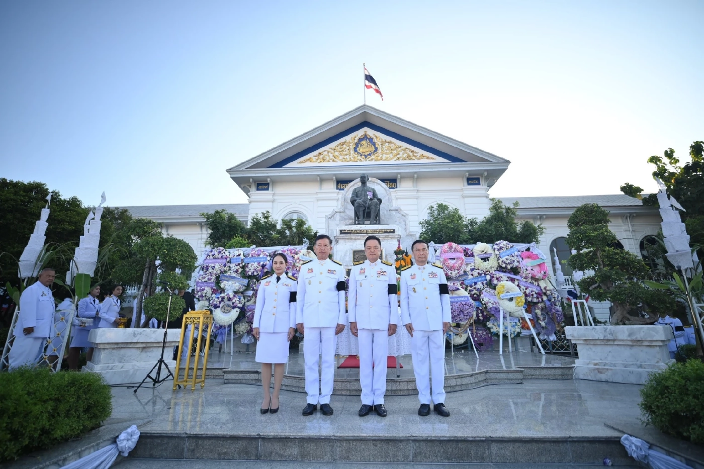 "อนุทิน" วางพวงมาลาถวายสักการะ เนื่องในวันดำรงราชานุภาพ