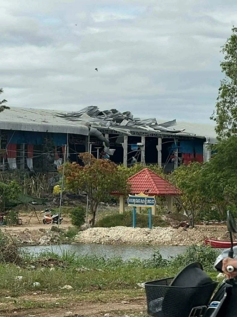 ด่วน! เปิดคลิปทัพภาค 1 ถล่มในเขตปอยเปต ทำลาย BM-21 ซุกย่านเศรษฐกิจ