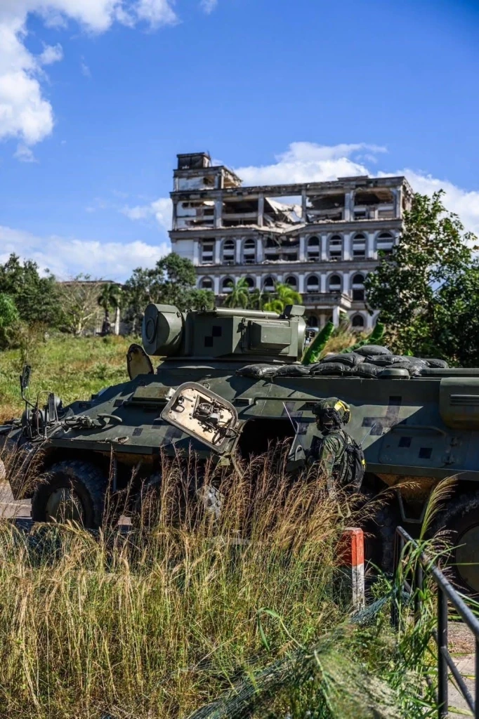 นย.ตราด ยกพลขึ้นบก ยึดกาสิโนทมอดา ทอ. ส่ง F-16 ทิ้งระเบิด 10 ลูก