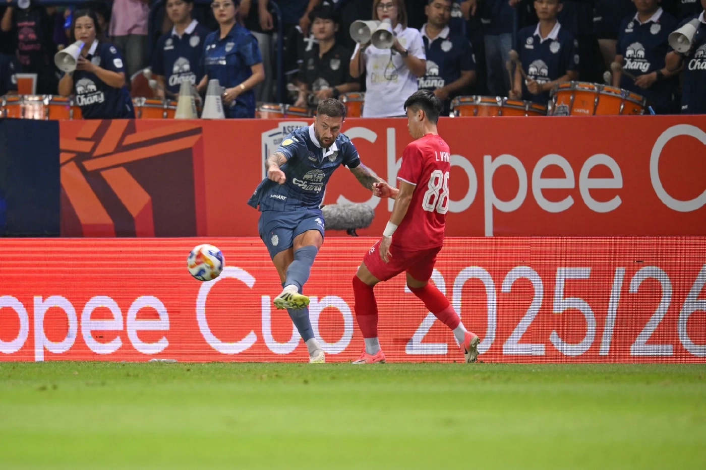 “ปราสาทสายฟ้า” โชว์ลูกฮึด! บิสโซลี ซัดโทษนาที 90 ไล่เจ๊า คองอัน 1-1