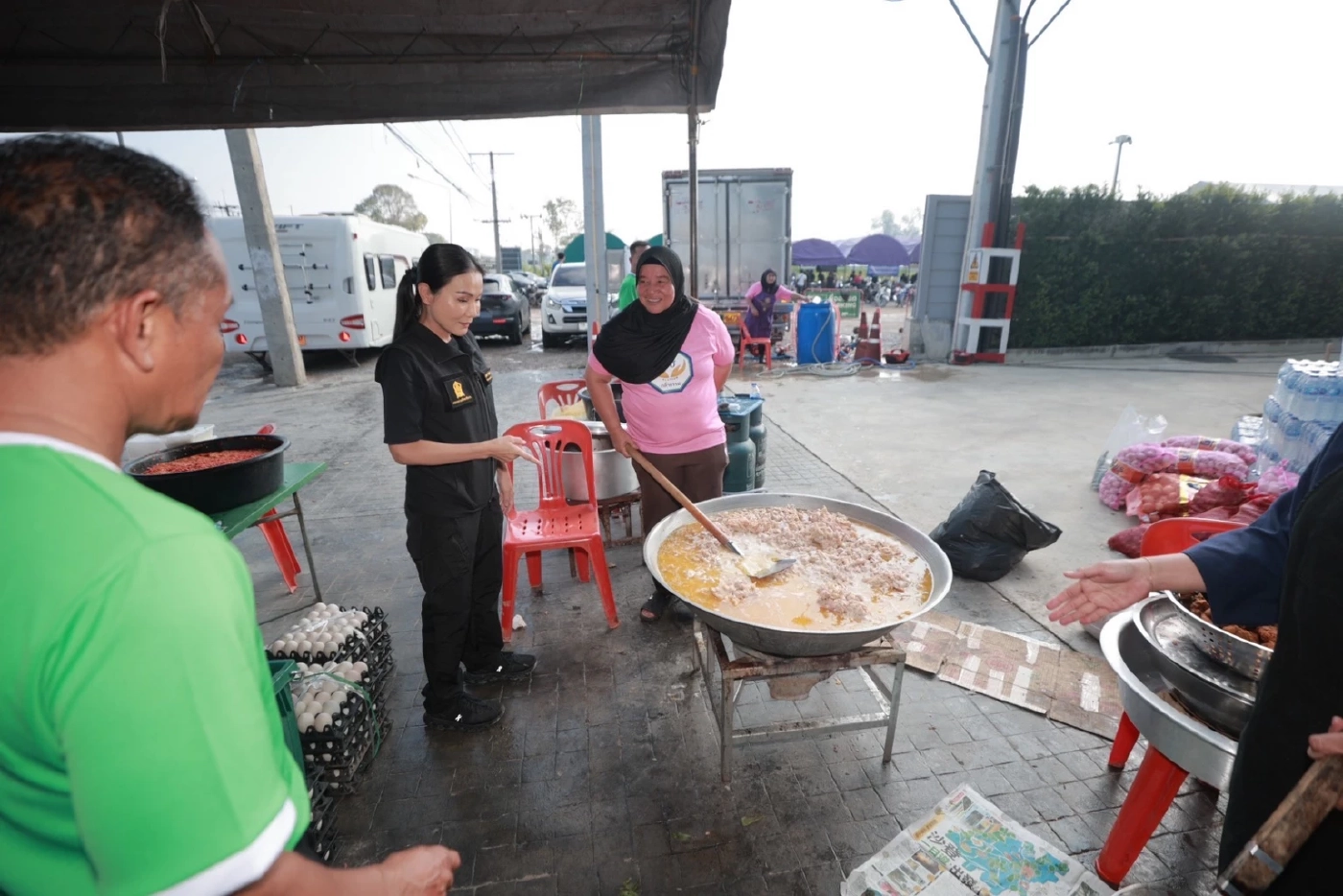 “นฤมล” นำ ศธ.ลุยสำรวจ รร.หาดใหญ่ ส่งทีมอาชีวะ Fix It ซ่อมไฟบ้าน ปชช.