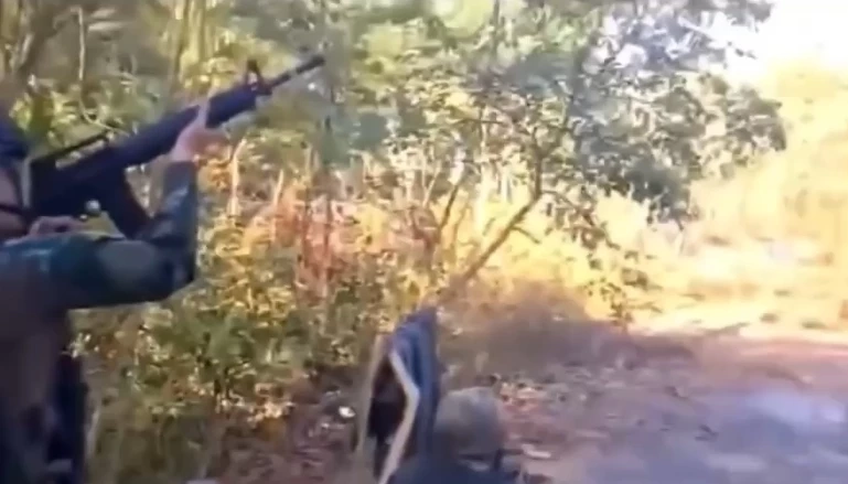 คลิปทหารไทยสุดแม่น สอยโดรนกัมพูชาร่วง บริเวณช่องอานม้า