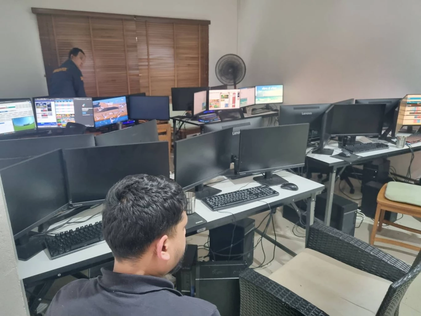 รวบ 19 อินเดีย เช่าบ้านหรูตั้ง แก๊งเปิดเว็บไซต์ออนไลน์ขายของเถื่อน กลางเมืองบางละมุง