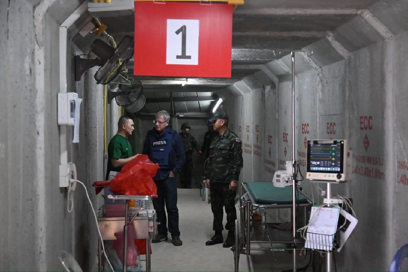 ทัพภาค 2 เดินเกมเร็ว พาสื่อ ตปท.ดู รพ.พนมดงรัก ที่โดน BM-21 ถล่ม