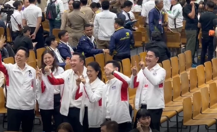 สส.อิ่ม ลงสมัครชิง สส.เขตลาดกระบัง ถือเลขมงคลโกยคะแนน