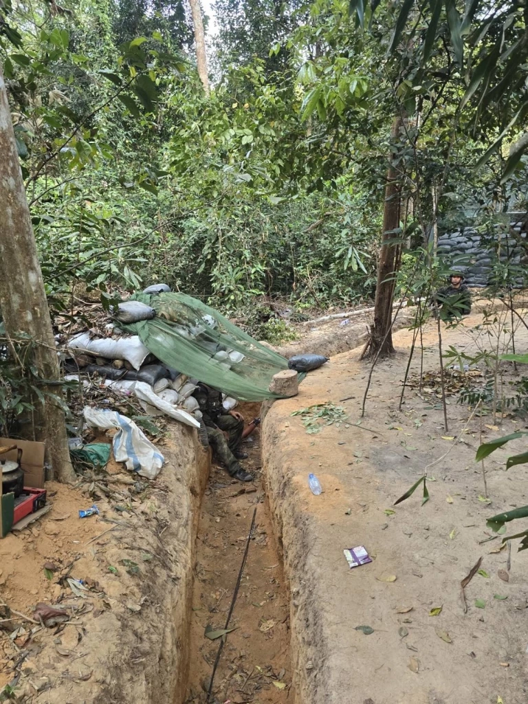 หลักฐานชัด! "ฐานทหารกัมพูชา" บนแผ่นดินไทย ยิงปืนใหญ่–ปืน ค. รอบปราสาทคนา (มีคลิป)