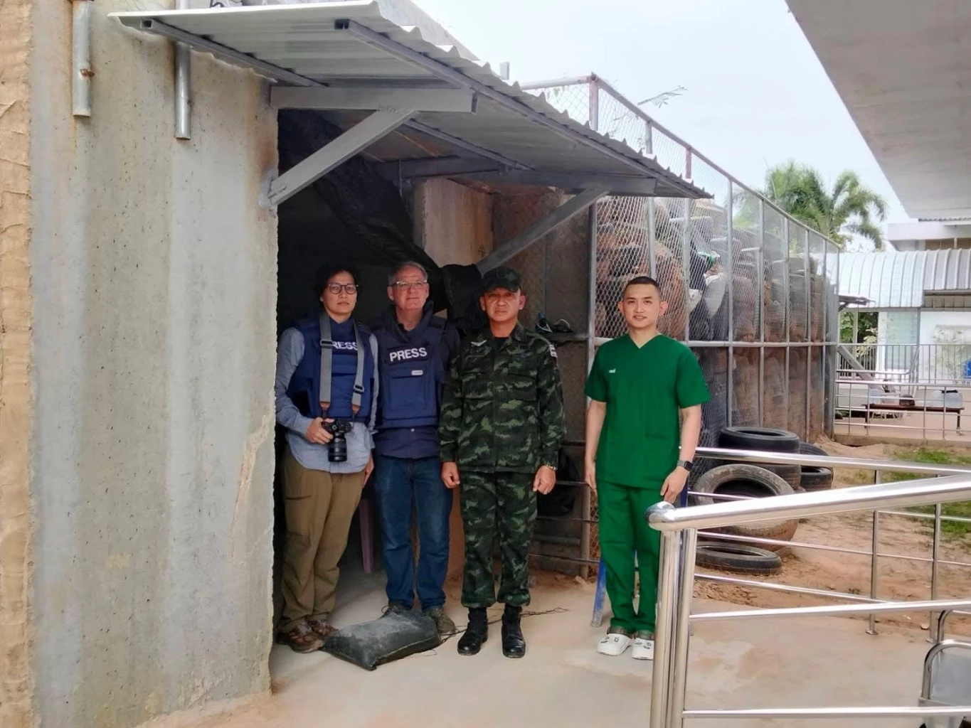 ทัพภาค 2 เดินเกมเร็ว พาสื่อ ตปท.ดู รพ.พนมดงรัก ที่โดน BM-21 ถล่ม