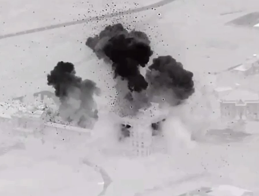 เปิดภาพ "สะพานจัยจุมเนี้ยะ-บ่อนคาสิโน” หลังถูก F-16 ทิ้งไข่ทำลาย