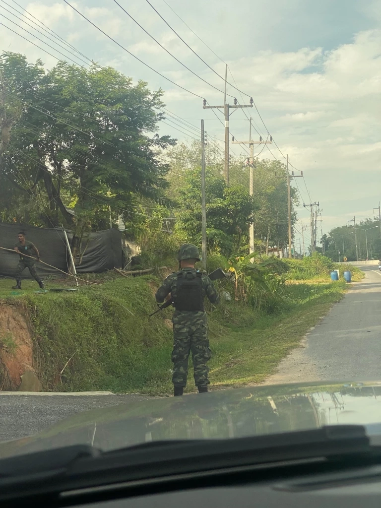 ธารน้ำใจสู่สะบ้าย้อย! หลายภาคส่วนผนึกกำลังมอบสิ่งของบรรเทาทุกข์น้ำท่วม พื้นที่เปราะบางชายแดนใต้