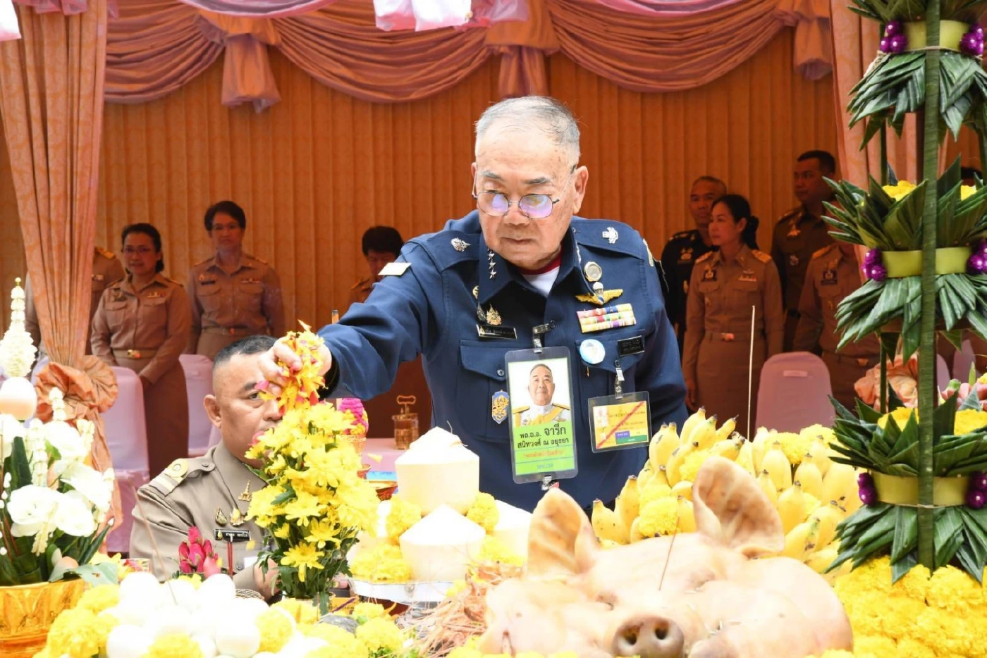 บวงสรวงตัด “ไม้จันทน์หอม” สร้างพระโกศจันทน์ - พระหีบจันทน์
