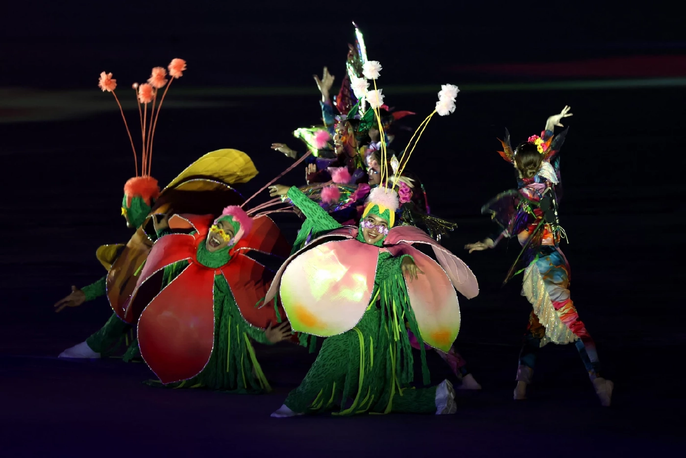 ประมวลภาพ พิธีเปิด "ซีเกมส์ ครั้งที่ 33" สู่มาตรฐานโลก "พระราชินี" นำทัพนักกีฬาไทย