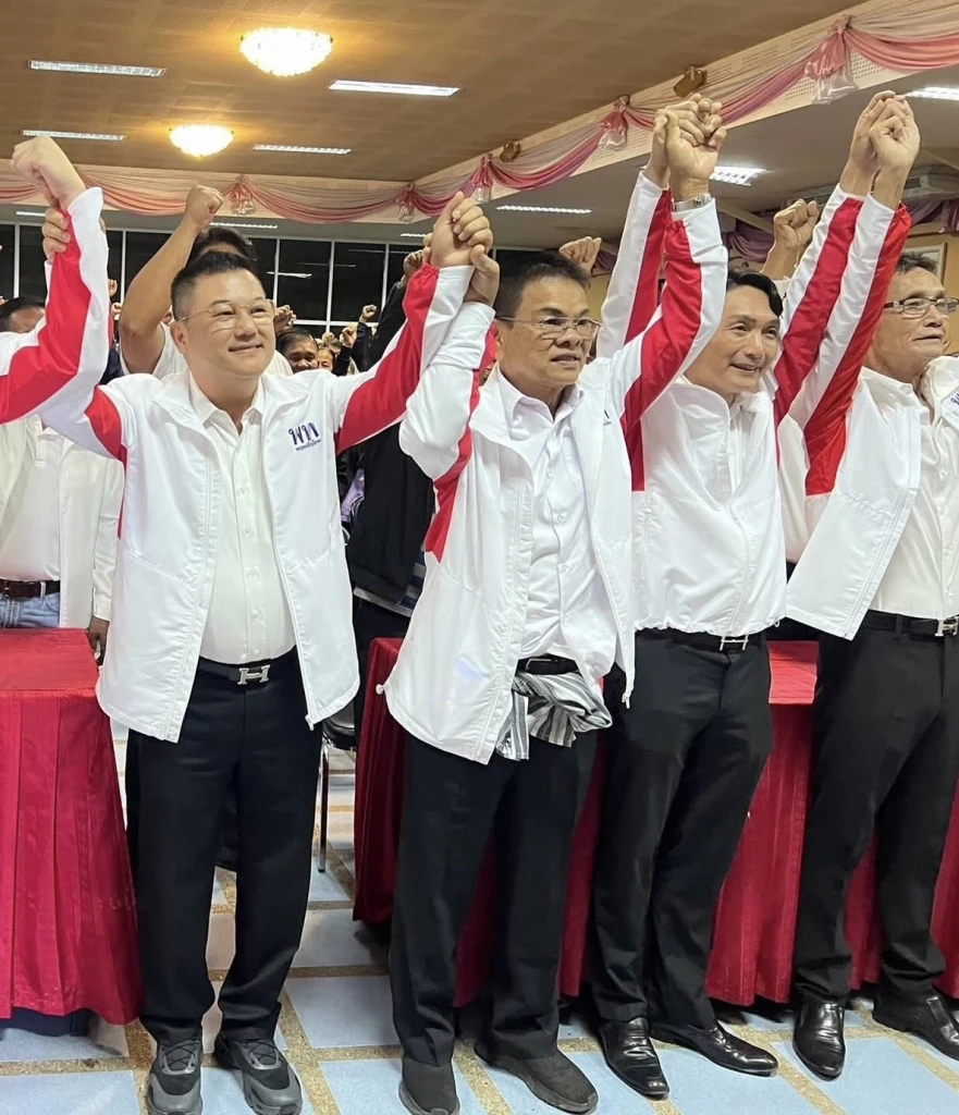 ตี๋เล็ก-เชิดศักดิ์ ร่วมเปิดกับตระกูลกัลป์ตินันท์ 