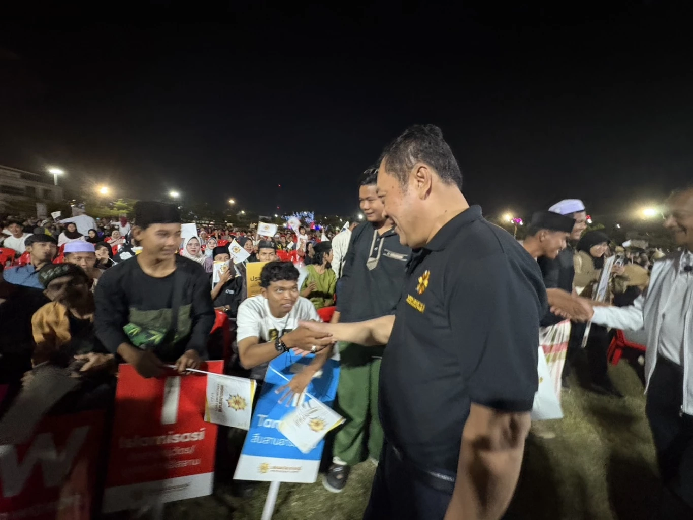 ปัตตานีแตก! คลื่นมหาชน 2 หมื่นแห่ฟัง "ประชาชาติ" ปราศรัยใหญ่